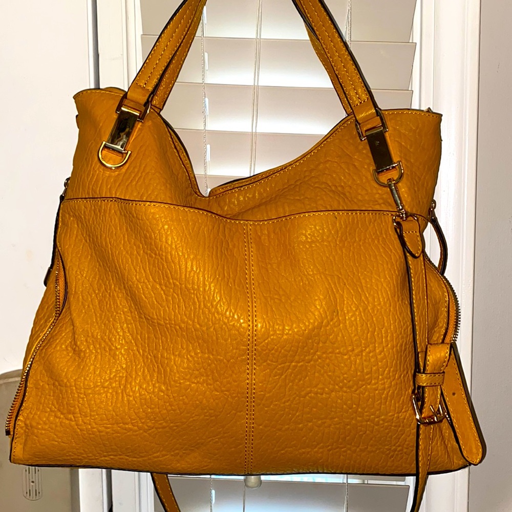 Vince Camuto purse